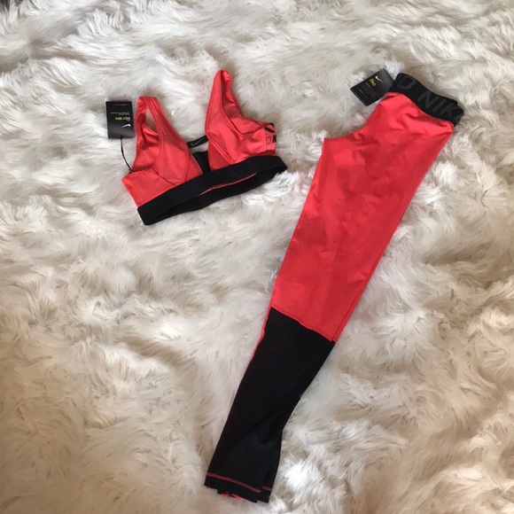 NWT! Nike Sports Bra/Tights 2 piece Set Size Small - Picture 4 of 15